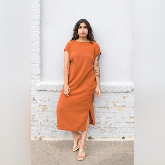 Curator Breezy Caftan Dress With Pockets in Tabasco Size XS - Picture 1 of 6